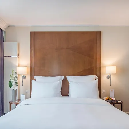 Warwick Hotel 4*