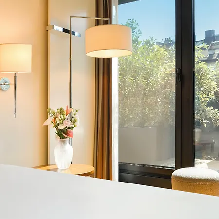 Warwick Hotel 4*