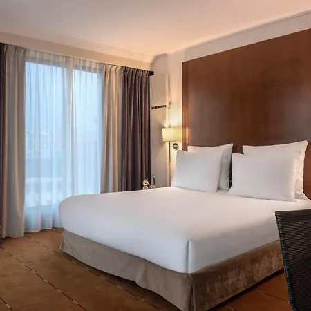 Warwick Hotel