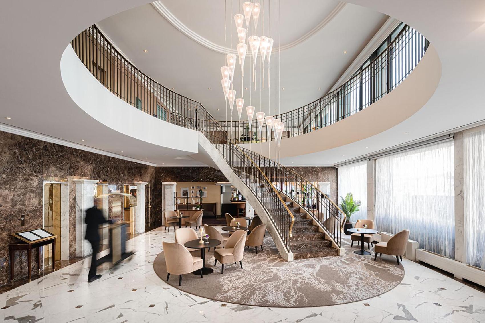 Hotel Warwick 4*